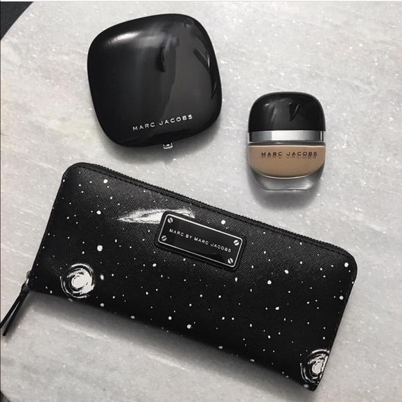 Marc Jacobs Handbags - Marc Jacobs Galaxy Print Wallet